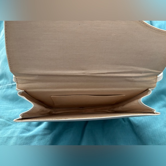 Vintage White leather purse - Picture 6 of 7